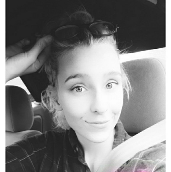 Meet your Posher, Lily - Picture 1 of 1